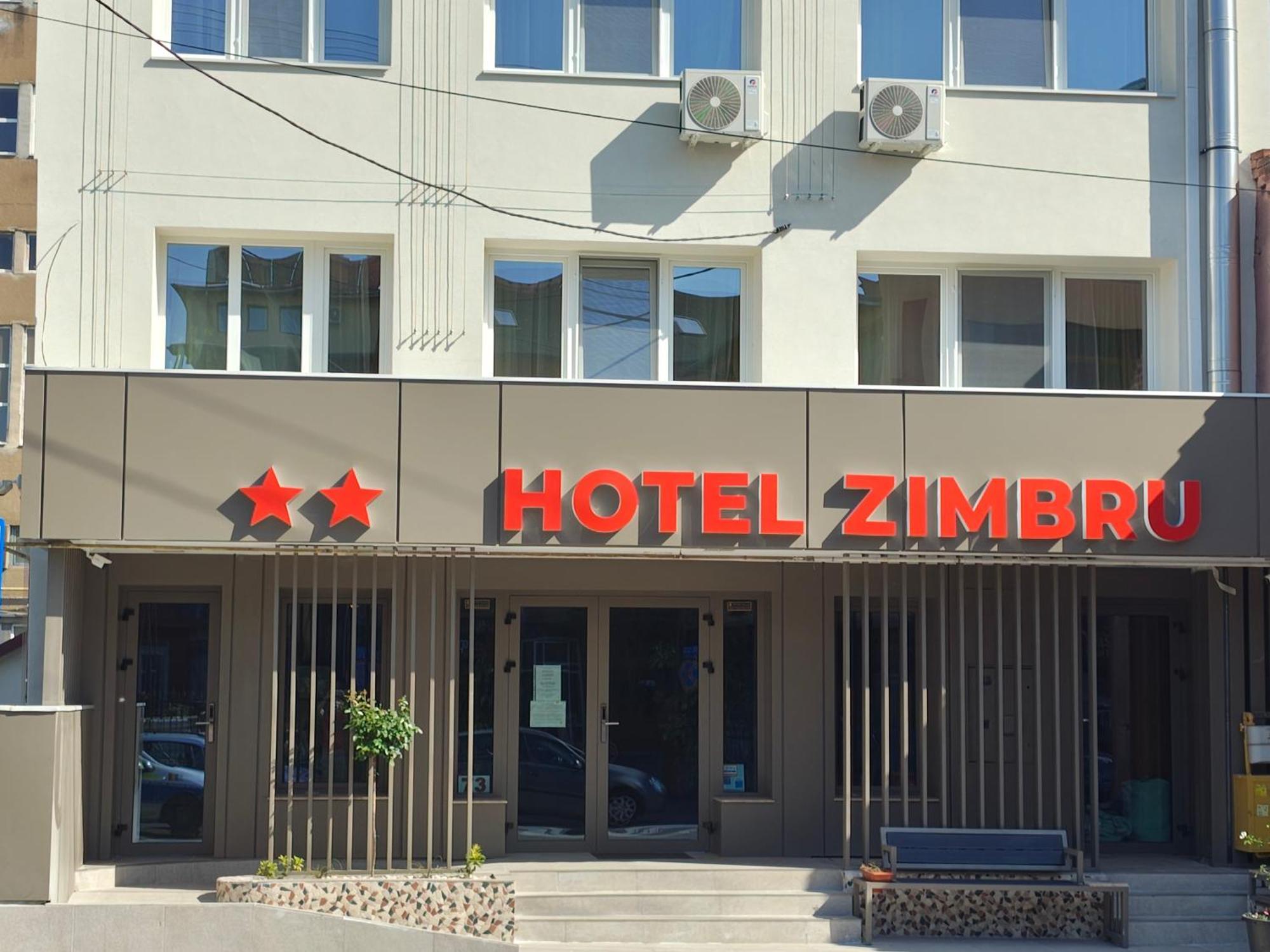 Hotel Zimbru คลูจ-นาโปกา ภายนอก รูปภาพ