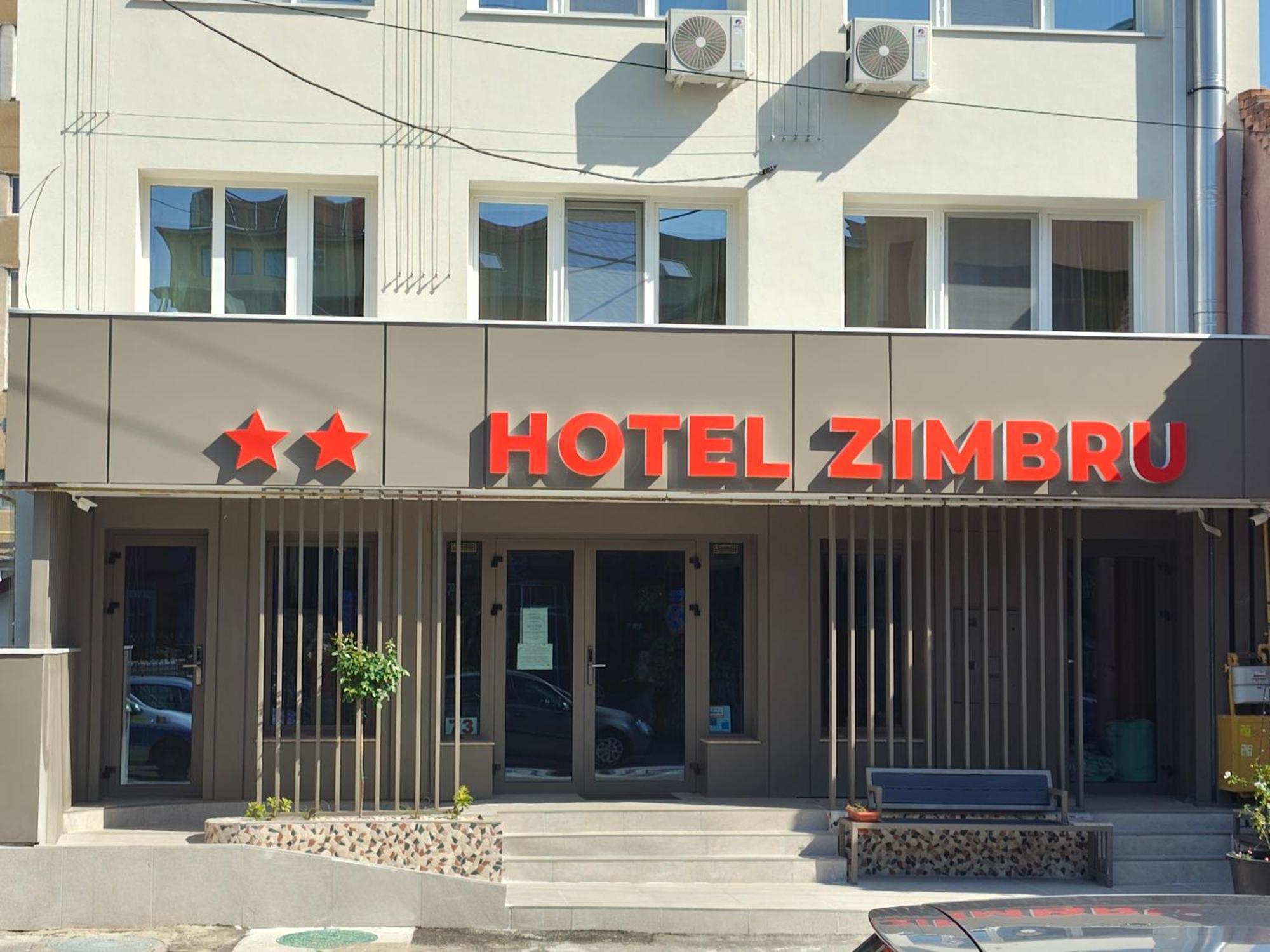 Hotel Zimbru คลูจ-นาโปกา ภายนอก รูปภาพ