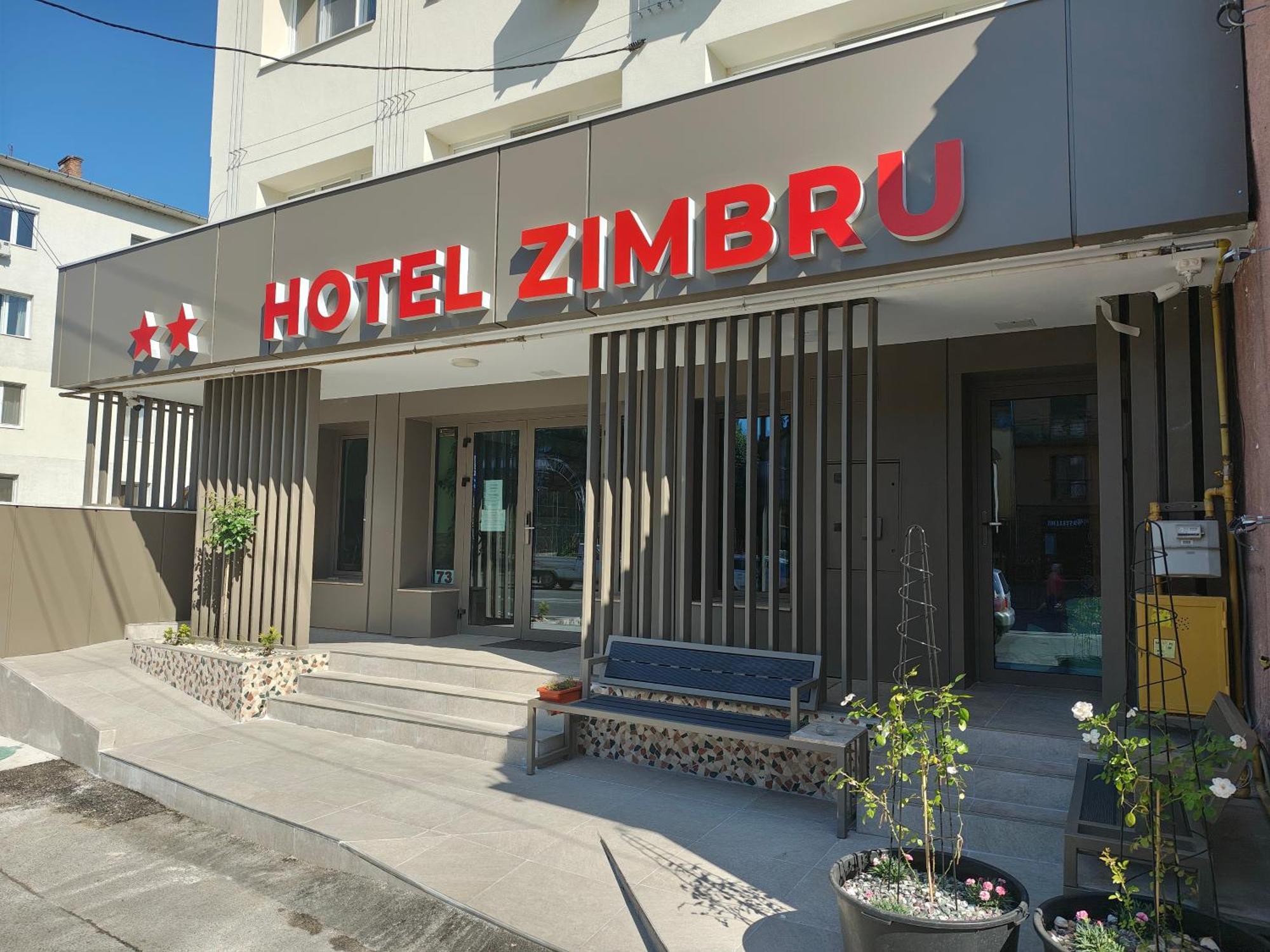 Hotel Zimbru คลูจ-นาโปกา ภายนอก รูปภาพ